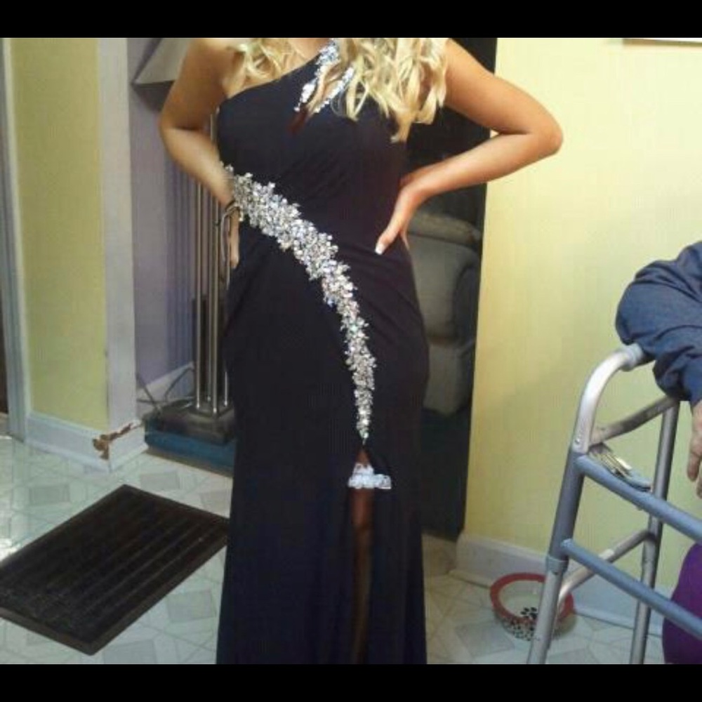 Black prom dress